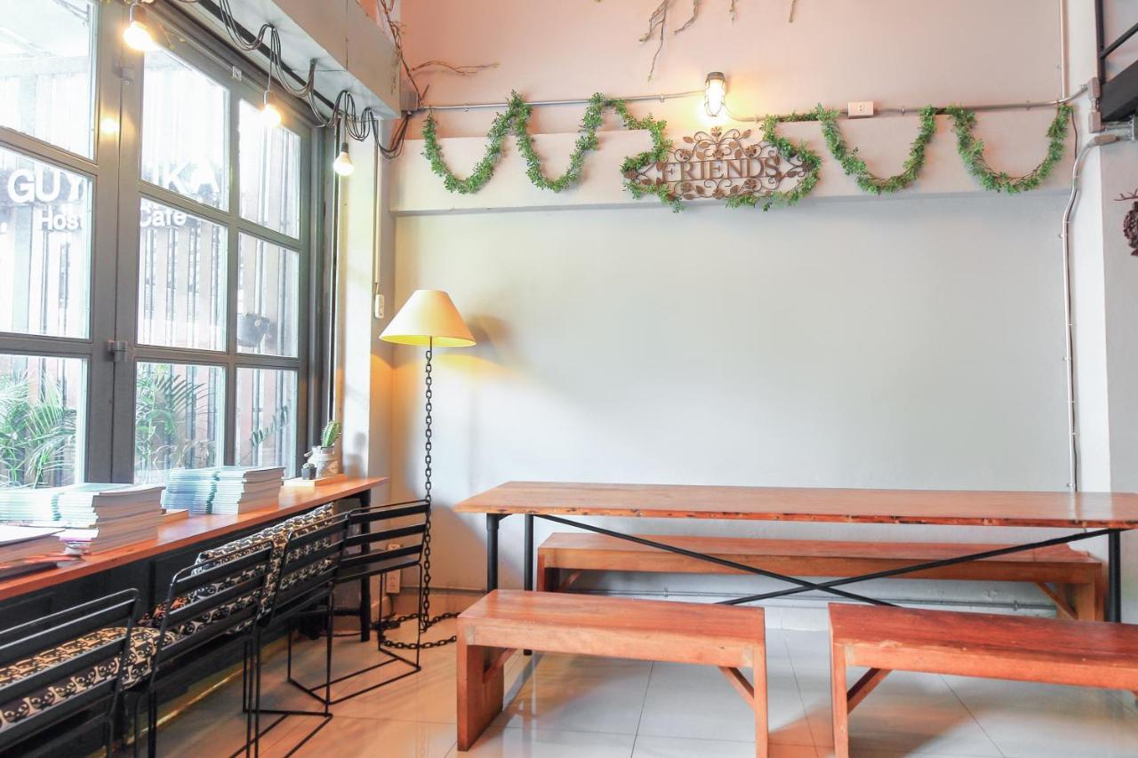 בנגקוק Oyo 421 Guyasuka Hostel & Cafe מראה חיצוני תמונה